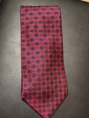 Palatina Red Geometric Patterned Tie